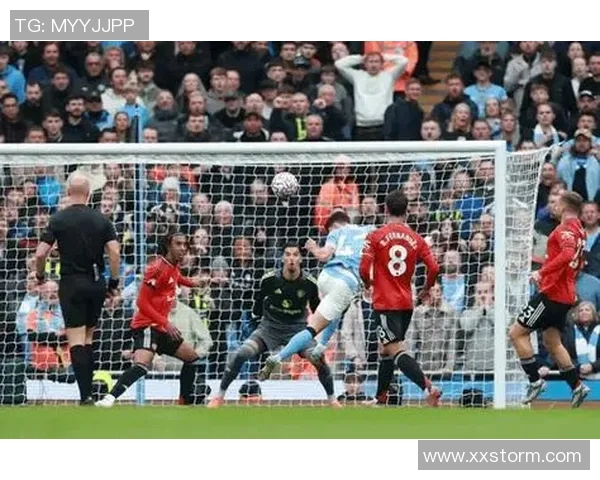 意甲巅峰对决曼城险胜曼联红牌争议引发全场热议 意甲巅峰对决曼城险胜曼联红牌争议引发全场热议