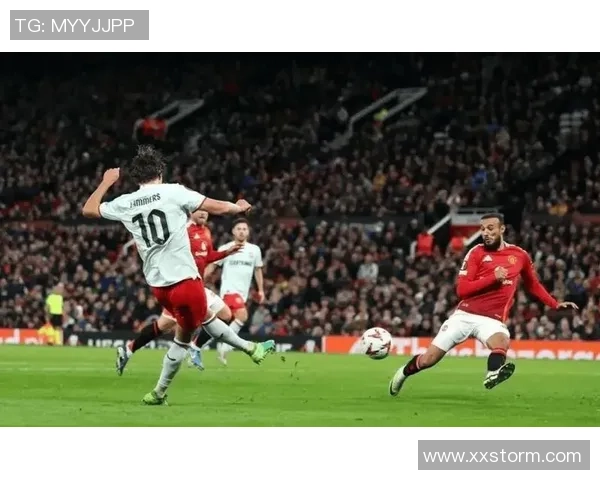 那不勒斯逆袭波尔图3-0晋级欧联杯历史冷门神扑瞬间引发全场狂欢 那不勒斯逆袭波尔图3-0晋级欧联杯历史冷门神扑瞬间引发全场狂欢